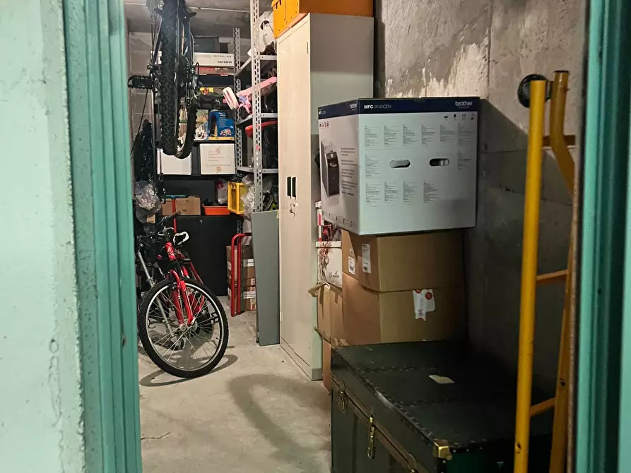 Immagine 7 di Cantina in vendita  a Savona