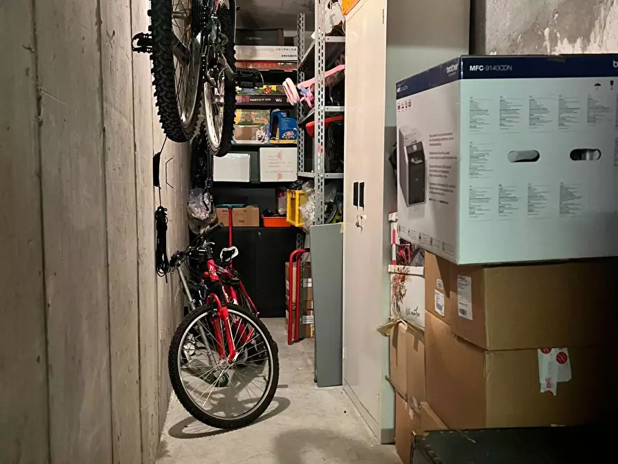 Immagine 9 di Cantina in vendita  a Savona
