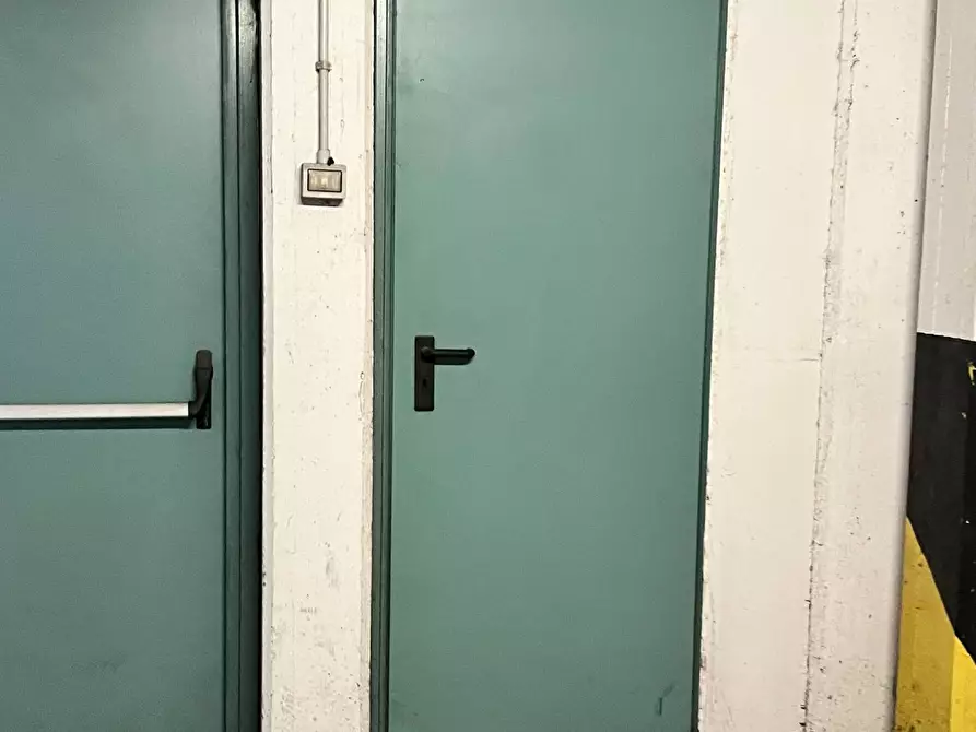 Immagine 10 di Cantina in vendita  a Savona