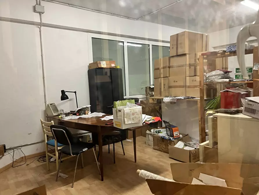 Immagine 13 di Magazzino in vendita  a Savona