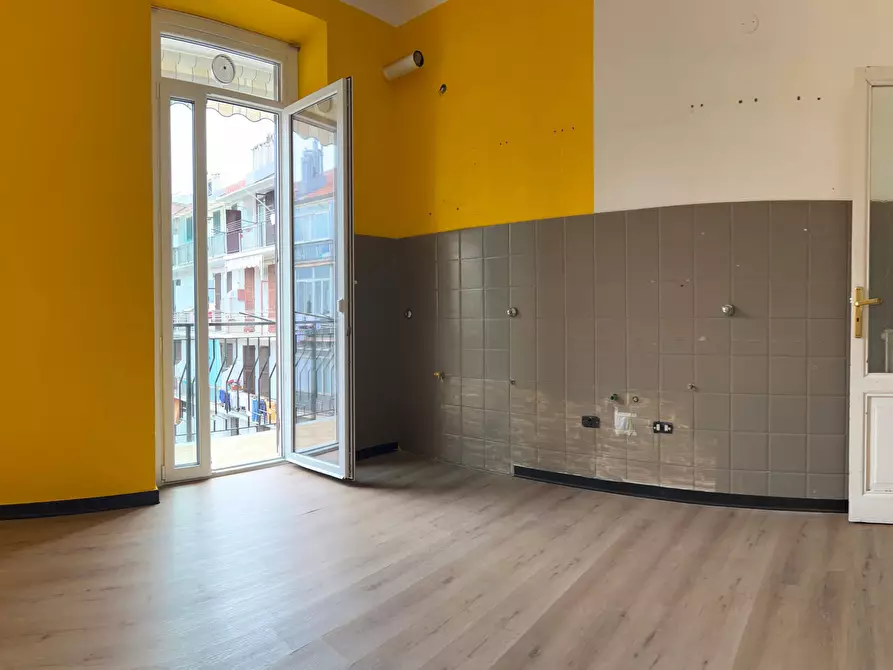 Immagine 4 di Appartamento in vendita  a Savona