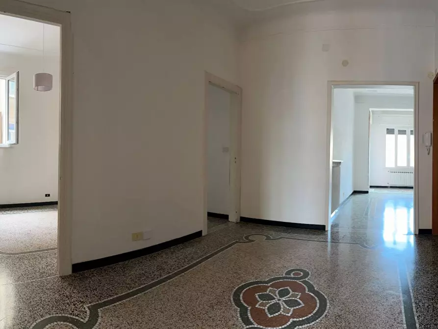 Immagine 9 di Appartamento in vendita  a Savona