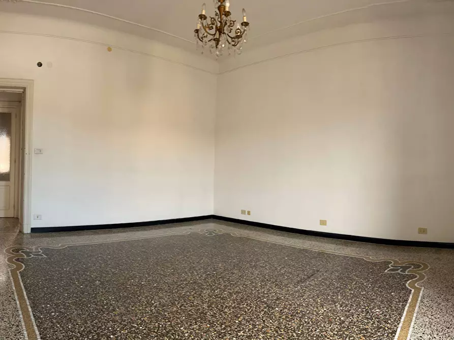 Immagine 15 di Appartamento in vendita  a Savona