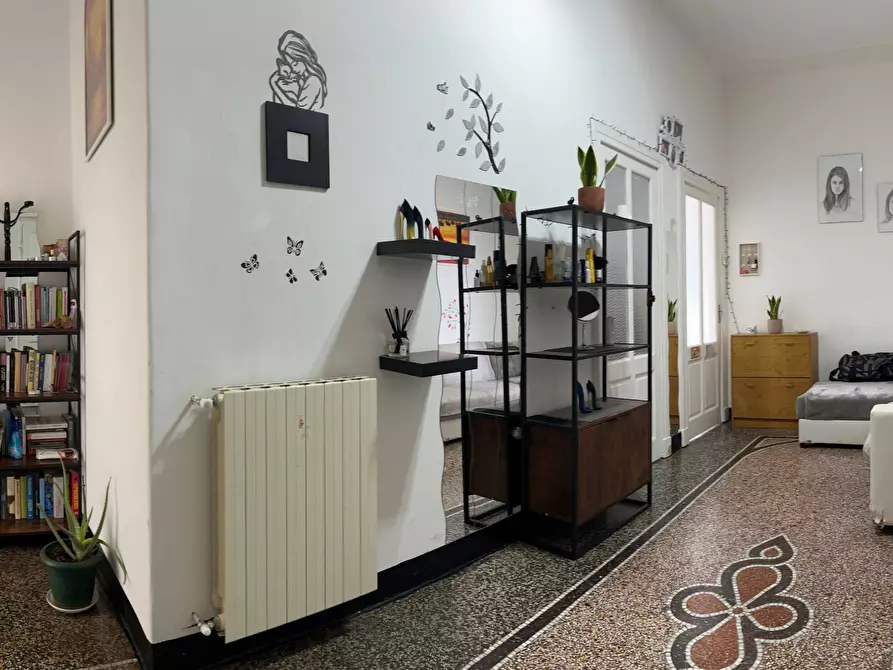 Immagine 1 di Appartamento in vendita  a Savona