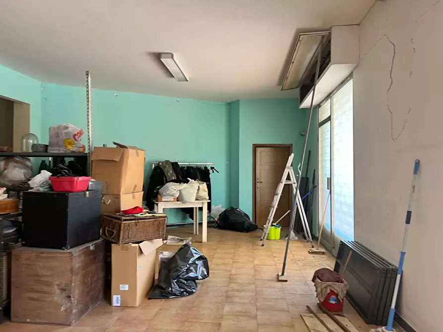 Immagine 6 di Locale commerciale in vendita  a Albisola Superiore
