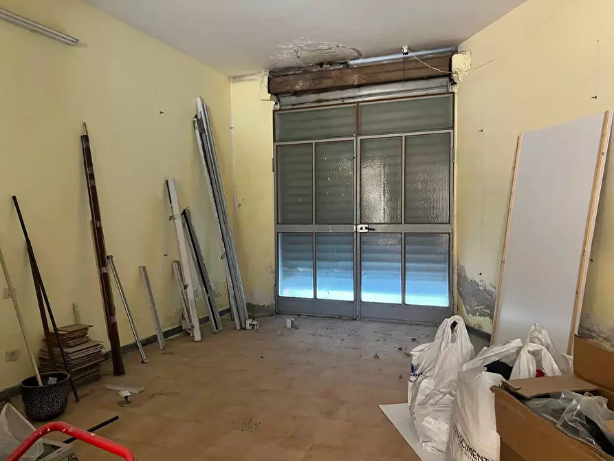 Immagine 12 di Locale commerciale in vendita  a Albisola Superiore