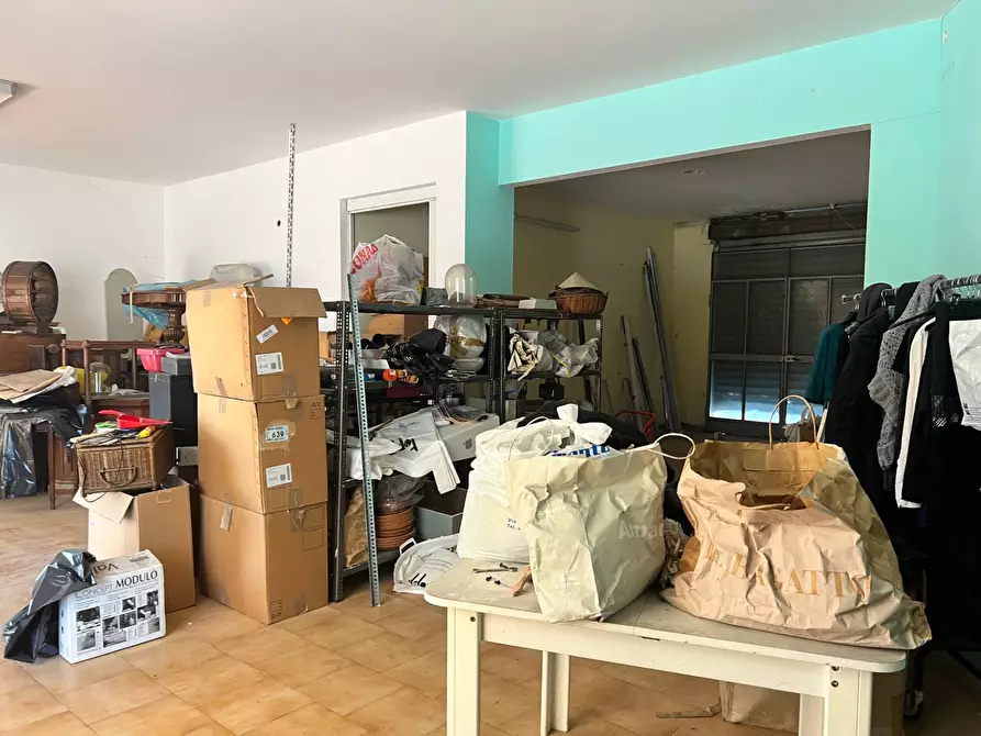 Immagine 15 di Locale commerciale in vendita  a Albisola Superiore