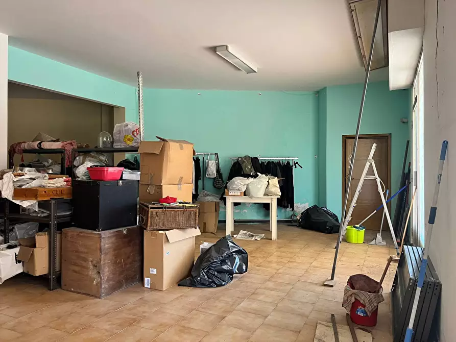 Immagine 16 di Locale commerciale in vendita  a Albisola Superiore