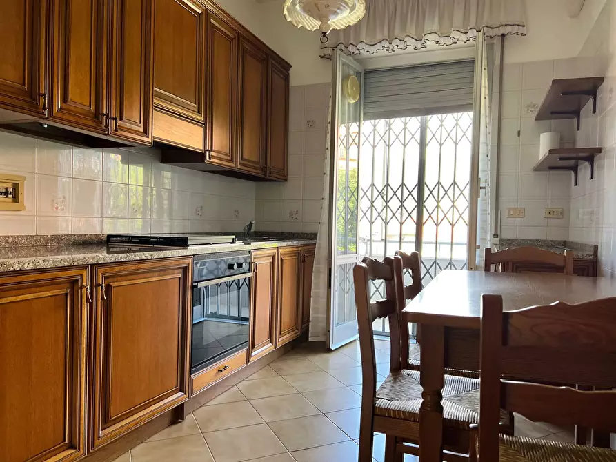 Immagine 2 di Appartamento in vendita  a Savona