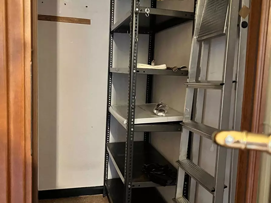 Immagine 17 di Appartamento in vendita  a Savona
