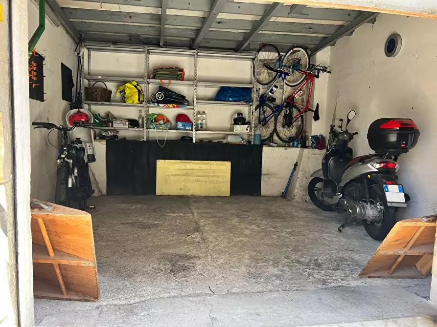 Immagine 19 di Appartamento in vendita  a Savona