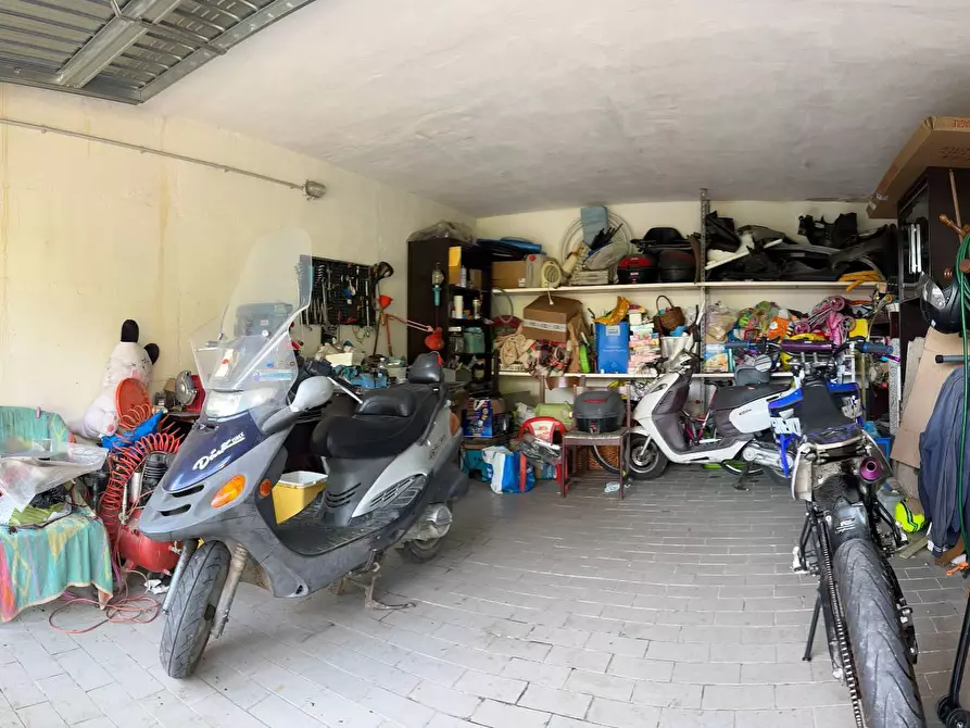 Immagine 3 di Box auto in vendita  a Savona