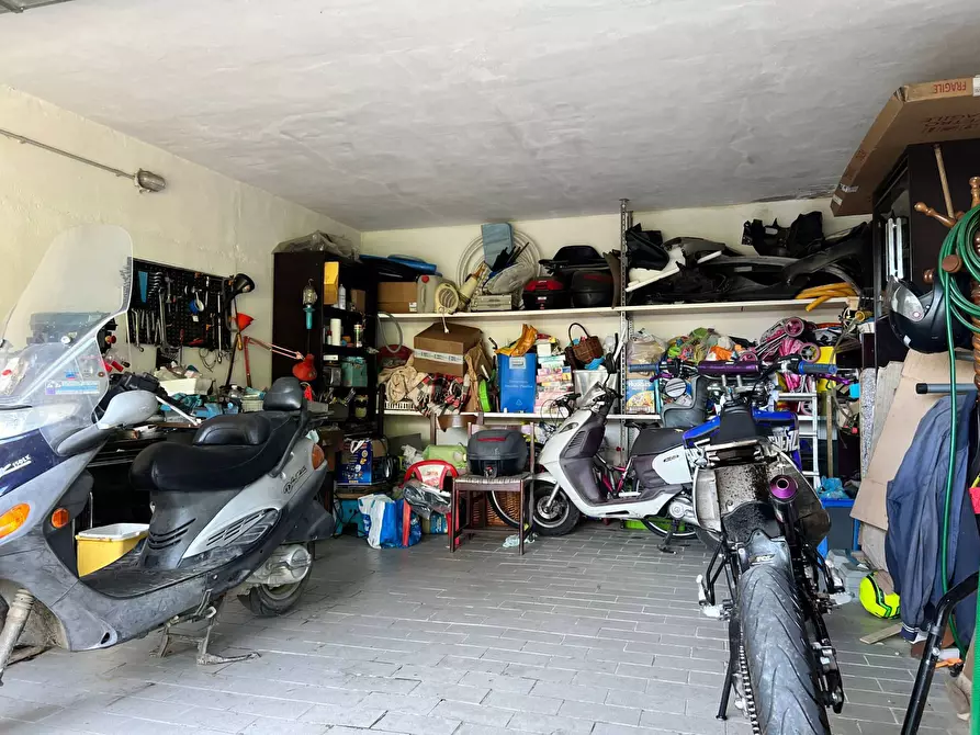 Immagine 4 di Box auto in vendita  a Savona