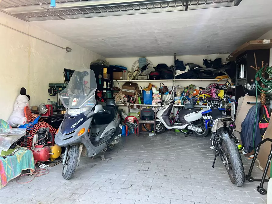 Immagine 5 di Box auto in vendita  a Savona