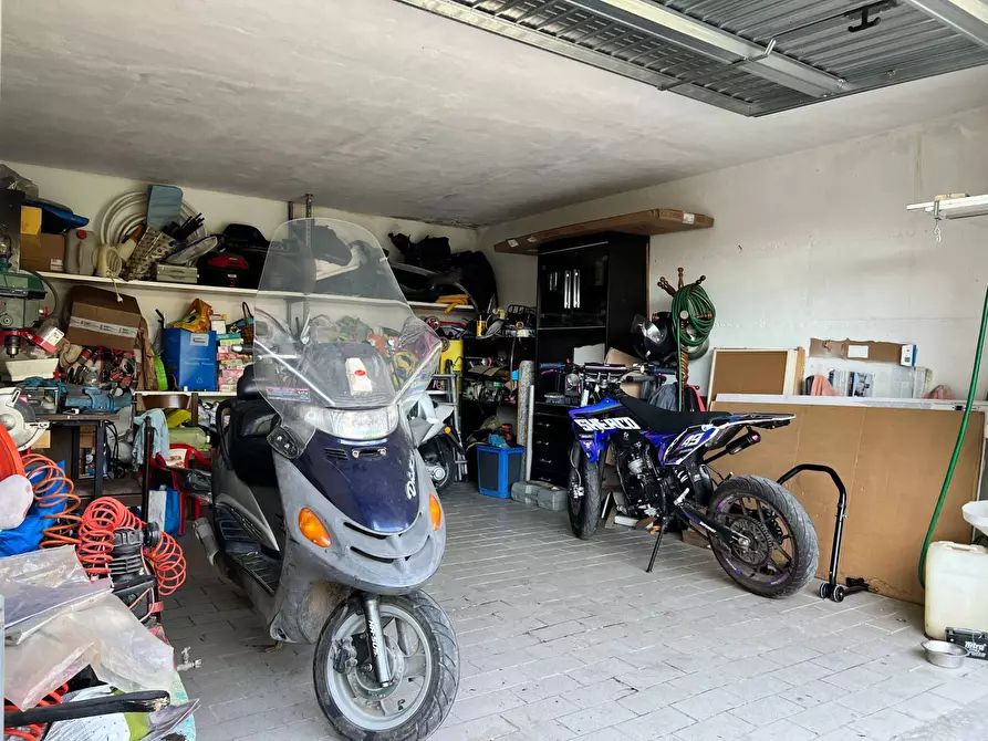 Immagine 6 di Box auto in vendita  a Savona