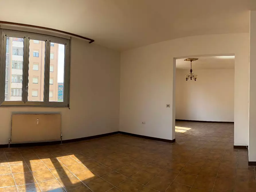 Immagine 1 di Appartamento in vendita  a Savona