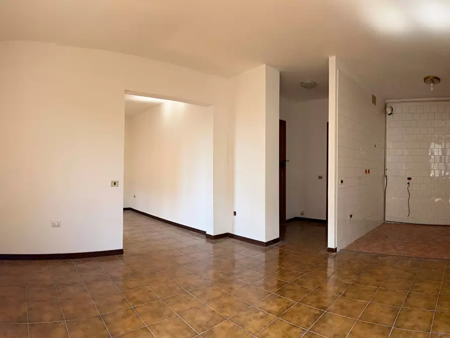 Immagine 2 di Appartamento in vendita  a Savona