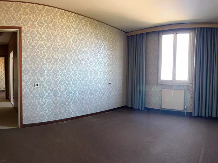 Immagine 13 di Appartamento in vendita  a Savona