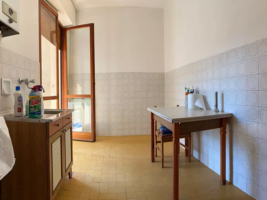 Immagine 1 di Appartamento in vendita  a Savona