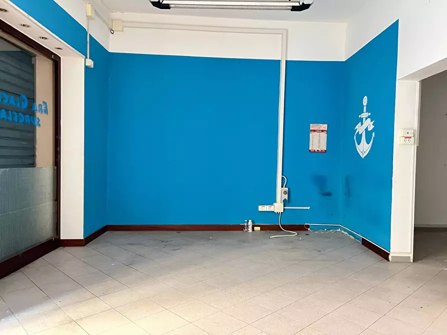 Immagine 2 di Appartamento in vendita  a Savona