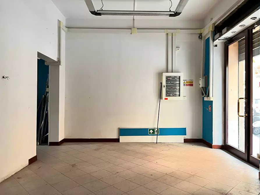 Immagine 3 di Appartamento in vendita  a Savona