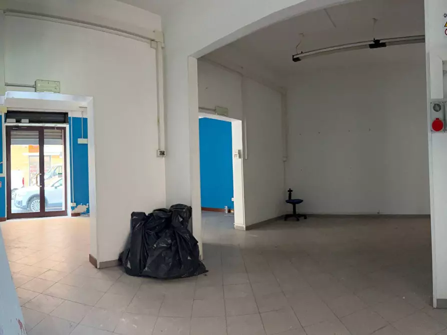 Immagine 11 di Appartamento in vendita  a Savona