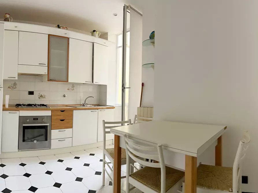 Immagine 5 di Appartamento in vendita  a Savona