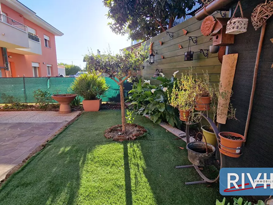 Immagine 37 di Appartamento in vendita  a Gabicce Mare