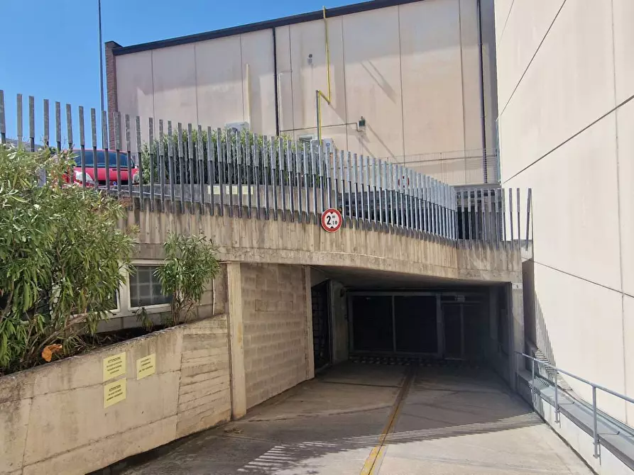 Immagine 2 di Locale commerciale in vendita  in via Sebastiano Caboto a Cattolica