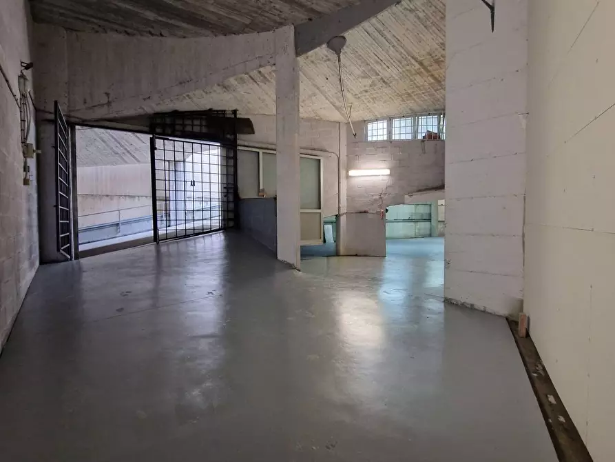 Immagine 5 di Locale commerciale in vendita  in via Sebastiano Caboto a Cattolica