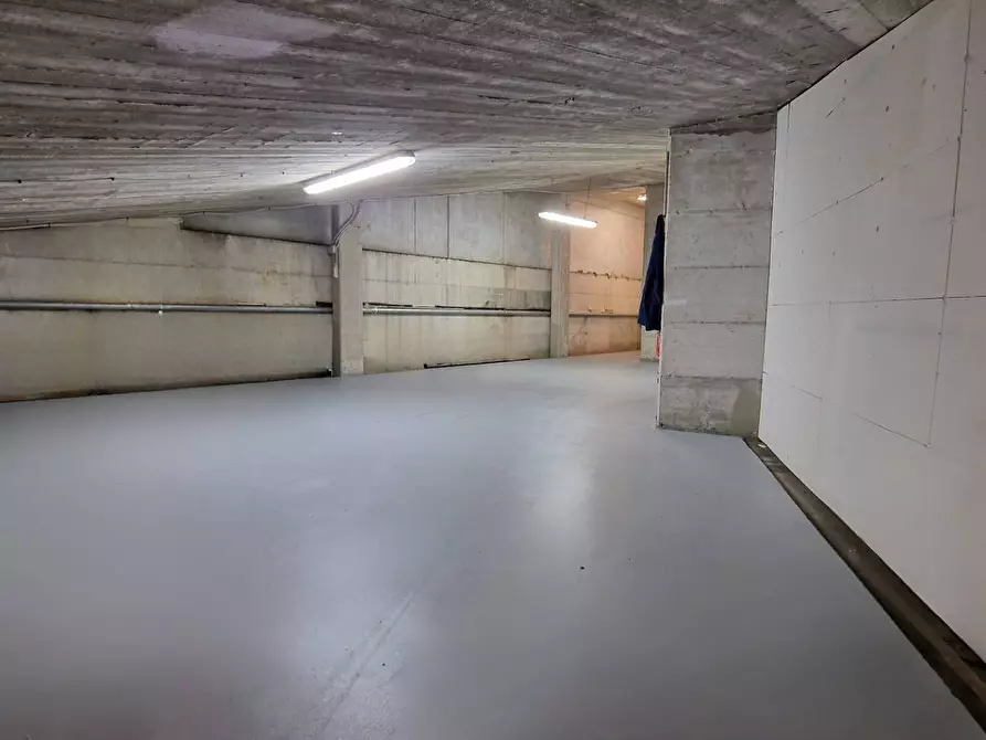 Immagine 8 di Locale commerciale in vendita  in via Sebastiano Caboto a Cattolica