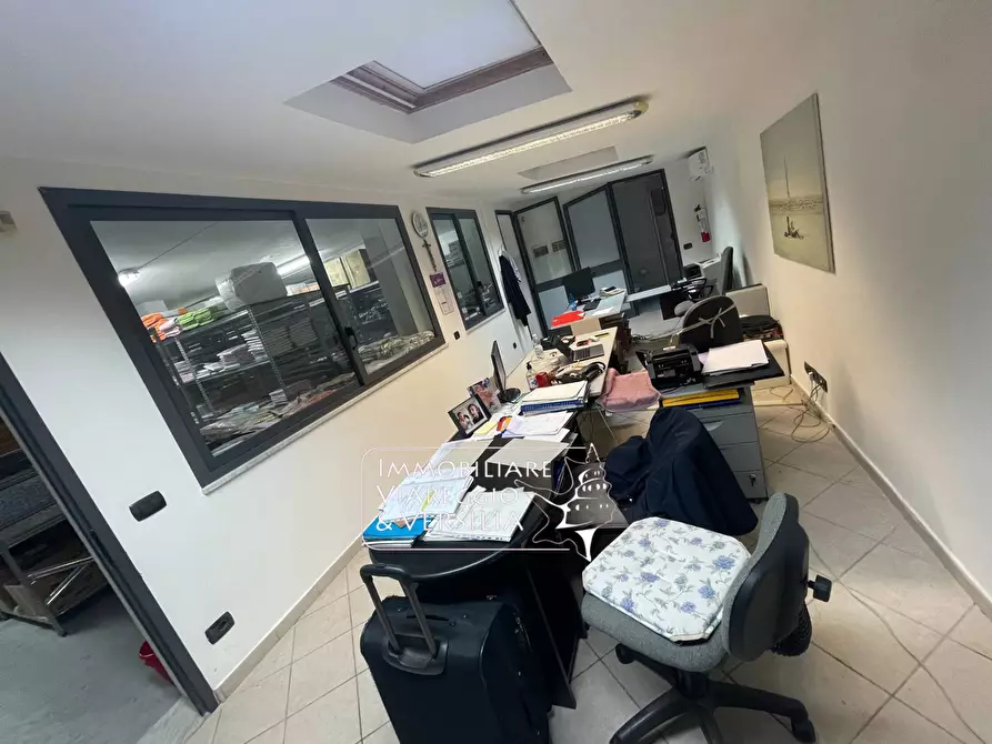 Immagine 7 di Magazzino in affitto  in via dei Peecchi a Viareggio