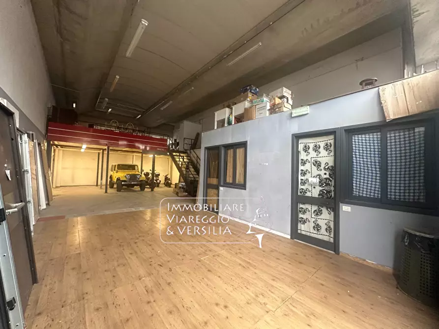 Immagine 6 di Magazzino in vendita  in vi delle Bocchette a Camaiore