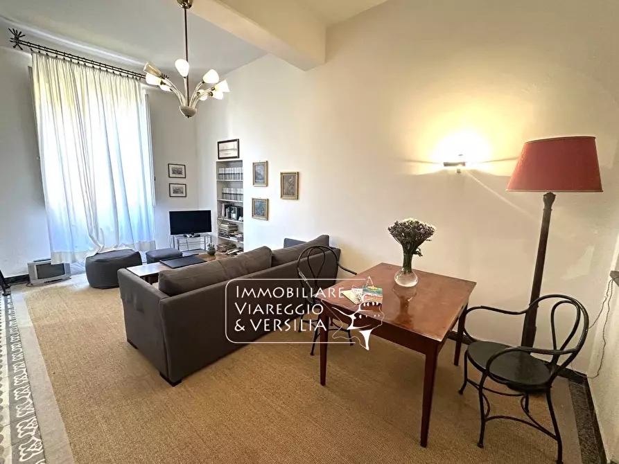 Immagine 16 di Appartamento in vendita  in via Stagio Stagi 30 a Pietrasanta