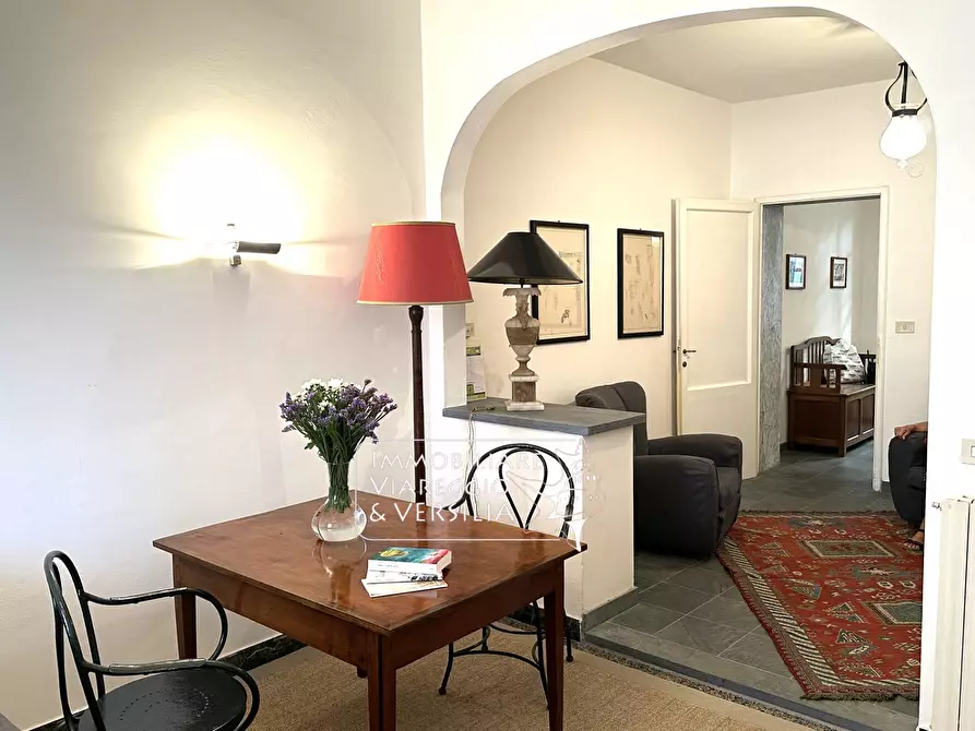 Immagine 18 di Appartamento in vendita  in via Stagio Stagi 30 a Pietrasanta