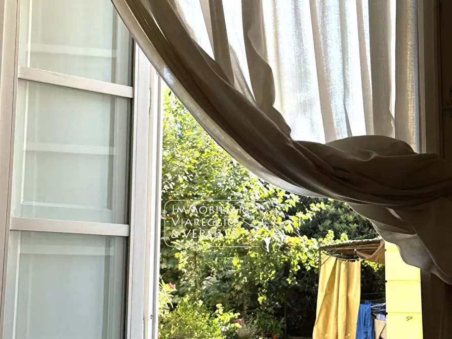 Immagine 20 di Appartamento in vendita  in via Stagio Stagi 30 a Pietrasanta