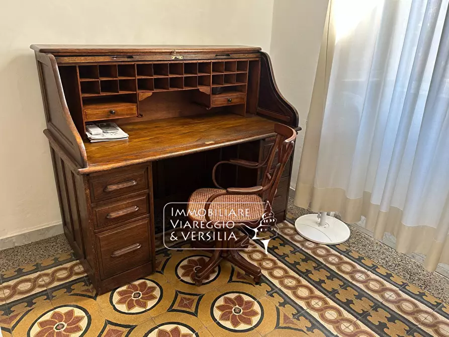 Immagine 25 di Appartamento in vendita  in via Stagio Stagi 30 a Pietrasanta