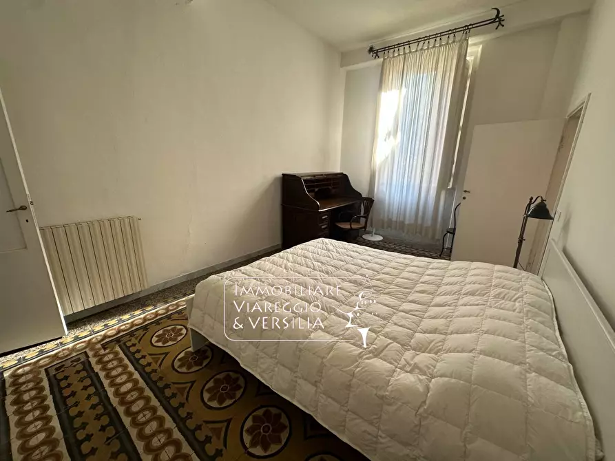 Immagine 27 di Appartamento in vendita  in via Stagio Stagi 30 a Pietrasanta