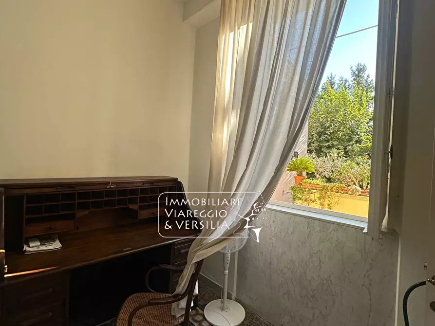 Immagine 29 di Appartamento in vendita  in via Stagio Stagi 30 a Pietrasanta