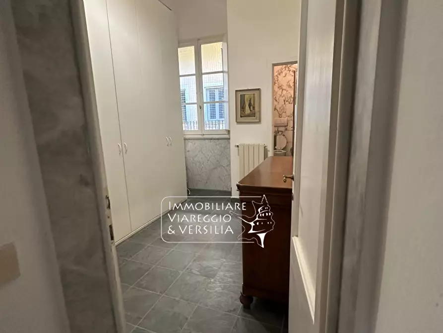 Immagine 32 di Appartamento in vendita  in via Stagio Stagi 30 a Pietrasanta