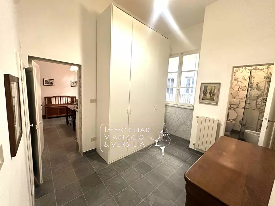 Immagine 35 di Appartamento in vendita  in via Stagio Stagi 30 a Pietrasanta