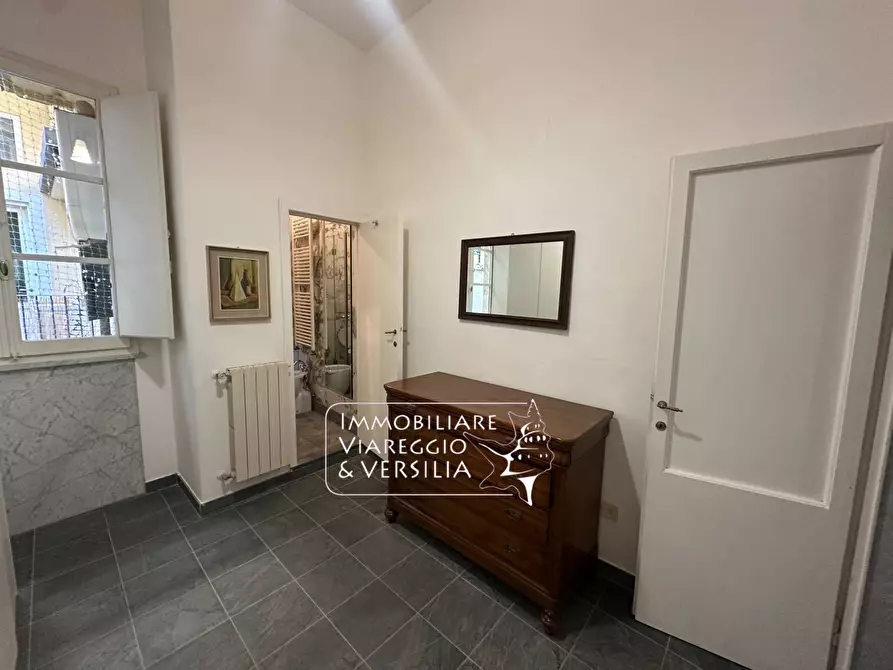 Immagine 36 di Appartamento in vendita  in via Stagio Stagi 30 a Pietrasanta