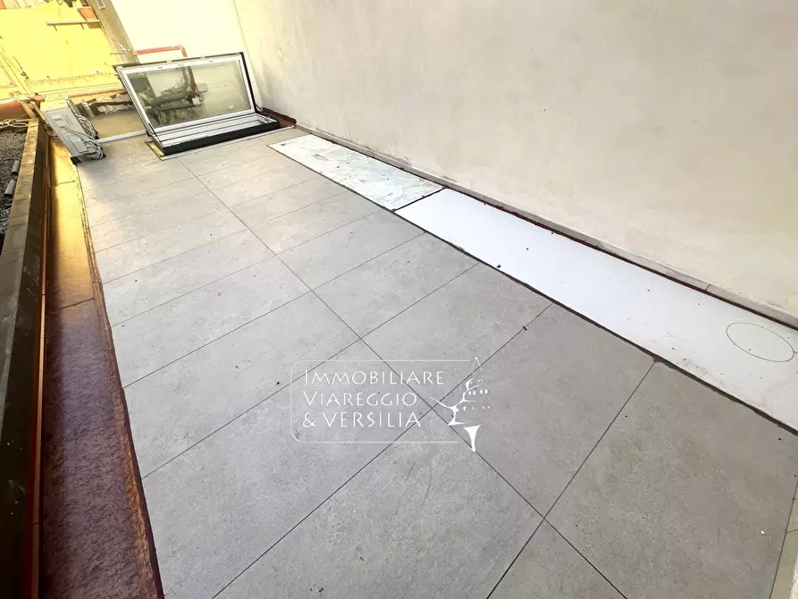 Immagine 9 di Capannone industriale in vendita  in Via Nicola Pisano 5 a Viareggio