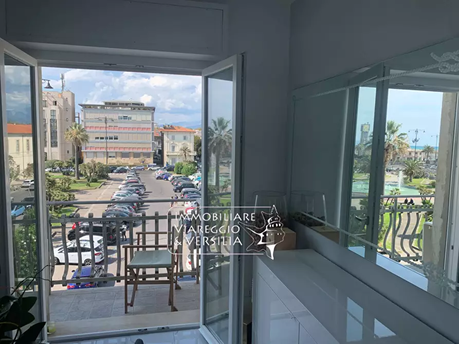 Immagine 25 di Attico in vendita  in Piazza Mazzini 1 a Viareggio