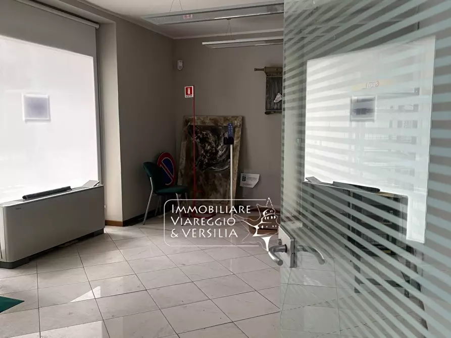 Immagine 2 di Capannone industriale in affitto  in via XX settembre 90 a Viareggio