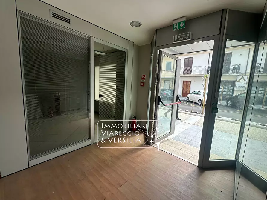 Immagine 5 di Capannone industriale in affitto  in via XX settembre 90 a Viareggio