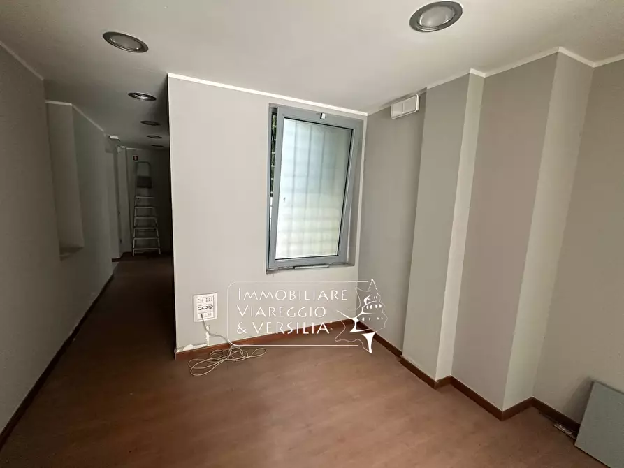 Immagine 7 di Capannone industriale in affitto  in via XX settembre 90 a Viareggio