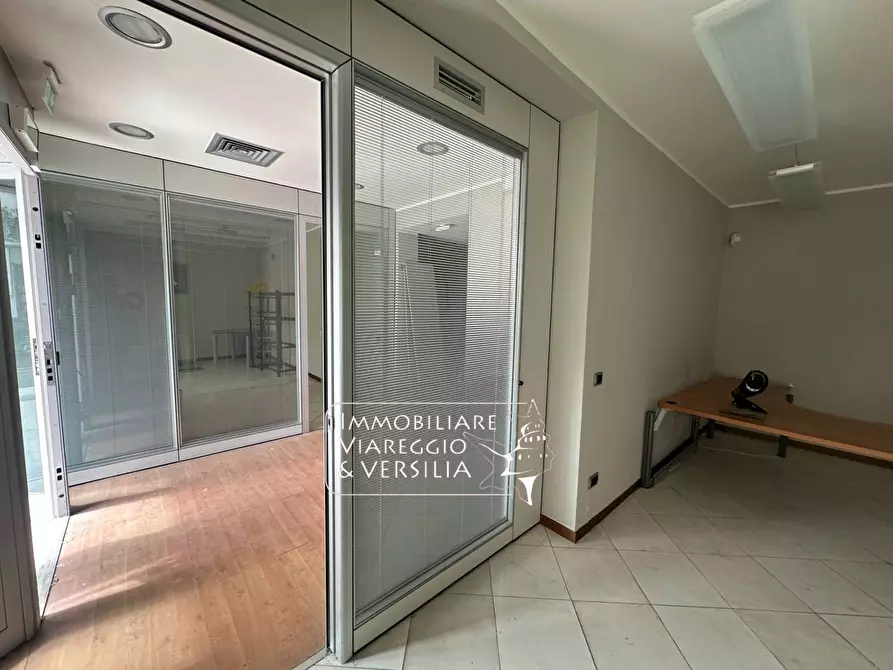 Immagine 8 di Capannone industriale in affitto  in via XX settembre 90 a Viareggio