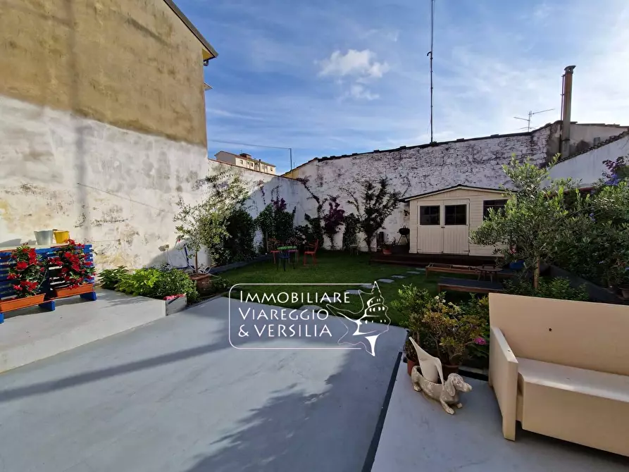 Immagine 44 di Casa indipendente in vendita  in via XX settembre 200 a Lucca