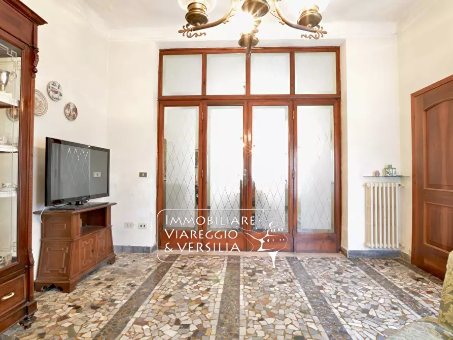 Immagine 13 di Casa indipendente in vendita  in via XX settembre 180 a Viareggio